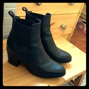 Thursday boots Aria size 8